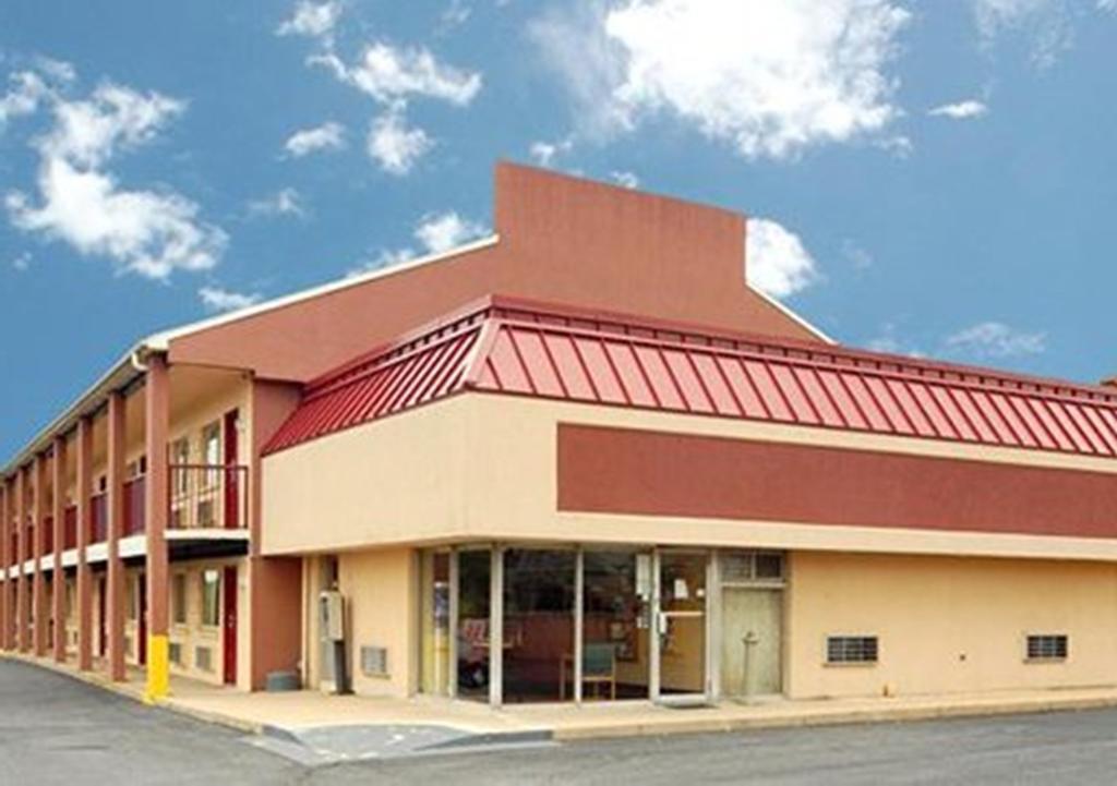 Econo Lodge Northeast Редінг Екстер'єр фото